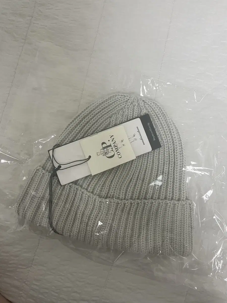 Cp컴퍼니 고글비니 택달린 새상품